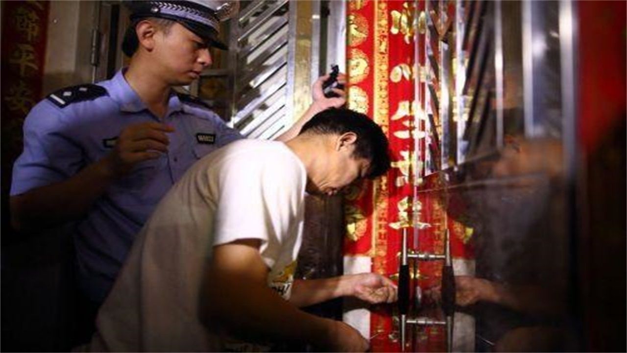 攀枝花请开锁师傅开了锁后，师傅为什么一般都不进门，就算主人请也不进去？